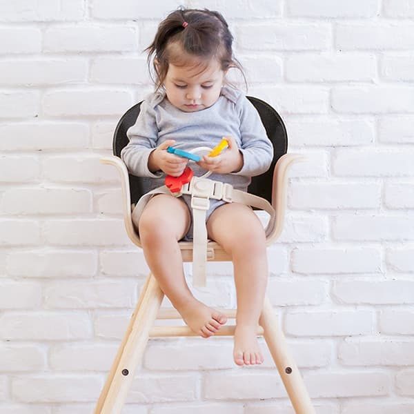 PlanToys Barnstol i trä | Bluum PlanToys arkiv | Bluum