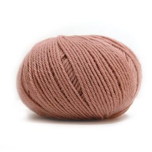 Stickningsset Kanin - garnpaket i Bluum Pure Eco Baby Wool Dus gammelrosa Stickning 9-12 mån