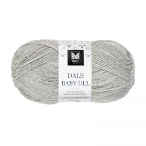 Stickat set Traktor - garnpaket från Bluum i Baby Ull Stickning 3-6 mån Ljus grå melerad