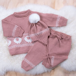 Bluum stickningsset - Lammet i Pure Eco Baby Wool