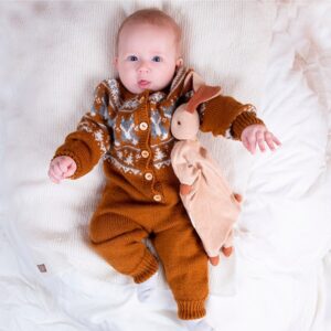 Bluum stickad dress - Räv i Pure Eco Baby Wool