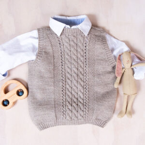 Bluum stickad väst - Fläta i Pure Eco Baby Wool