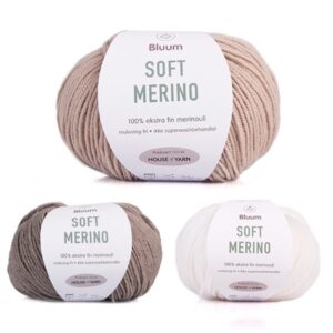 Stickad tröja Får i skogen - garnpaket i Bluum Soft Merino Ull Stickning 4-6 år Sand/Gråbeige
