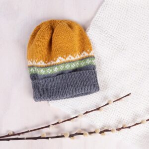 Bluum stickad Mössa och strumpor - i Soft Merino Ull