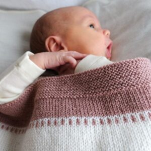 Bluum stickning - Myspåse Randig i Dus gammelrosa Pure Eco Baby Wool