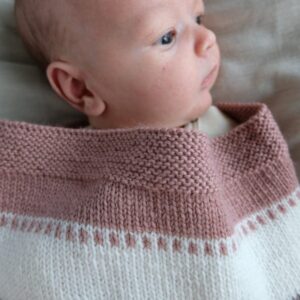 Bluum stickning - Myspåse Randig i Dus gammelrosa Pure Eco Baby Wool