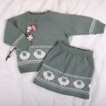 Bluum stickningsset - Lammet tröja och kjol i Pure Eco Baby Wool