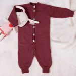 Bluum-strikkedress-med-raglan-3-1.jpeg