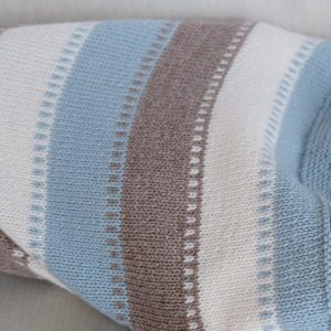 Bluum stickning - Myspåse Randig i Dus blå Pure Eco Baby Wool