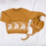 Bluum stickningsset - Kanin-tröja och mössa i Pure Eco Baby Wool