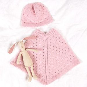 Buum stickning - Poncho och mössa med hålmönster i Soft Merino Ull