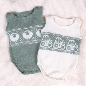 Stickning Bodys 2st Lammet och Traktor - garnpaket i Bluum Pure Eco Baby Wool