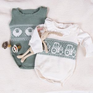 Stickning Bodys 2st Lammet och Traktor - garnpaket i Bluum Pure Eco Baby Wool