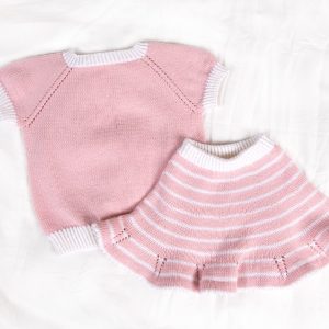 Stikningsset T-Shirt och kjol med ränder - garnpaket i Bluum Soft Merino