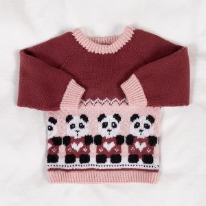Stickad tröja Panda hjärtvän - garnpaket i Bluum Soft Merino Ull