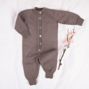 Stickad dress med raglan - garnpaket från Bluum i Zarina Merino Ull