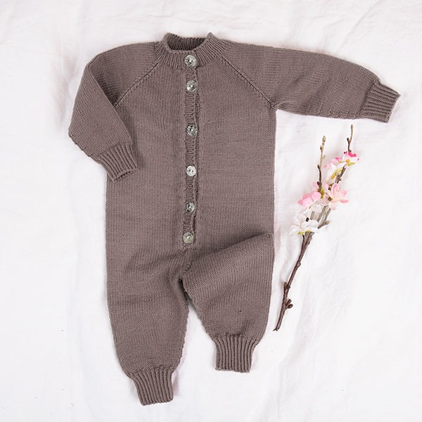 Bluum-stickad-dress-med-raglan-7-1-1.jpeg