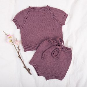 Stickningsset T-shirt och blöjbyxor - garnpaket från Bluum i Zarina Merino Ull