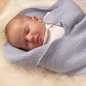 Stickad Myspåse Hjärta - garnpaket från Bluum i Solo Cashmere