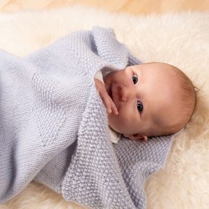Stickad Myspåse Hjärta - garnpaket från Bluum i Solo Cashmere