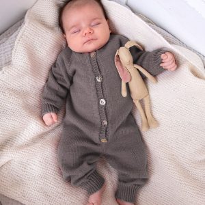 Stickad dress med raglan - garnpaket från Bluum i Zarina Merino Ull