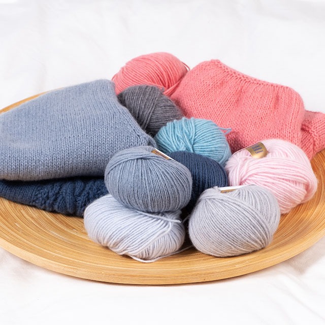 Stickning Fjärilstop - garnpaket från Bluum i Solo Cashmere, Sirissima stickning