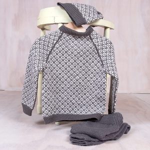 Stickningsset Jubel m/tröja, byxor och mössa - garnpaket i Bluum Soft Merino Ull