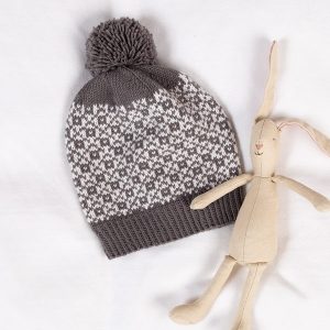 Stickningsset Jubel m/tröja, byxor och mössa - garnpaket i Bluum Soft Merino Ull