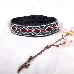 Stickad klänning Kronklänning - garnpaket i Bluum Pure Eco Baby Wool