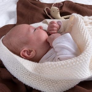 Stickad Myspåse Fläta - garnpaket i Bluum Pure Eco Baby Wool