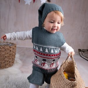 Stickat set Julväst 5 frg m/kjol och tomteluva - garnpaket i Bluum Soft Merino Ull