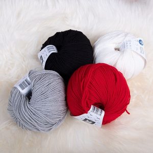 Stickat set Snögubbe tröja och tomteluva - garnpaket i Bluum Soft Merino Ull