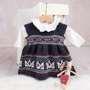 Stickat set Kronklänning med tomteluva - garnpaket i Bluum Pure Eco Baby Wool