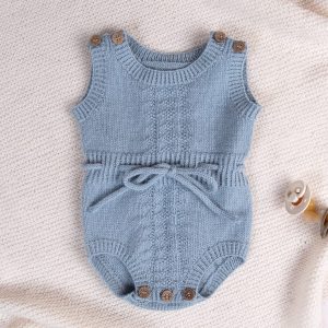 Stickade Bodys 2st med Hardanger-mönster - garnpaket i Bluum Pure Eco Baby Wool