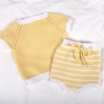 Stickat set T-shirt och blöjbyxa ränder - garnpaket i Bluum Soft Merino Ull