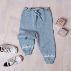 Stickat set Val - garnpaket i Bluum Pure Eco Baby Wool