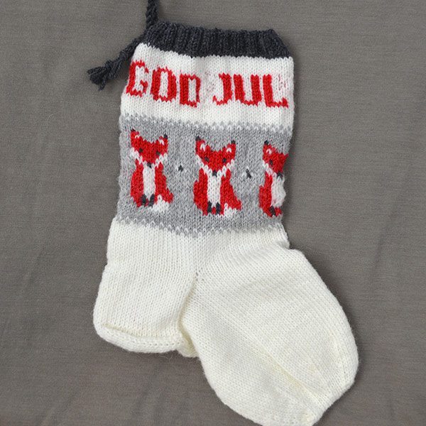 Stickad Tomteluva och Julstrumpa Rävar - garnpaket i Bluum Pure Eco Baby Wool