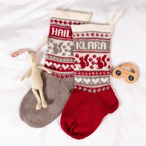 Stickade Julstrumpor Ekorre och valfria namn - garnpaket i Bluum Pure Eco Baby Wool