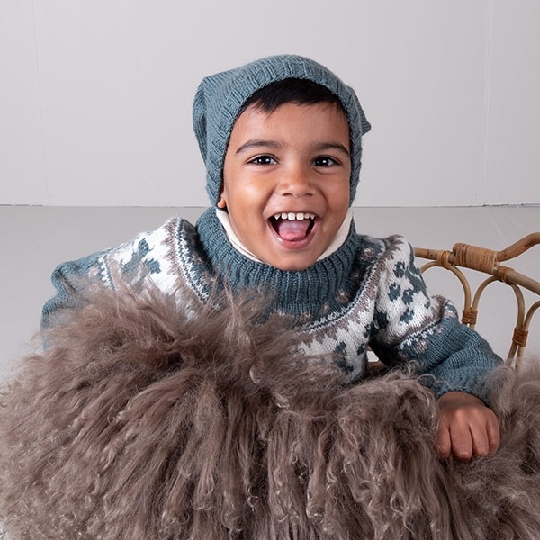 Stickat set Ekorre-tröja med tomteluva - garnpaket i Bluum Pure Eco Baby Wool