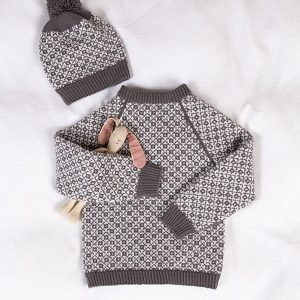 Stickat set Jubel-tröja och mössa - garnpaket i Bluum Soft Merino Ull