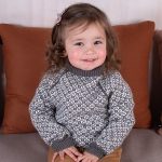 Stickat set Jubel-tröja och mössa - garnpaket i Bluum Soft Merino Ull