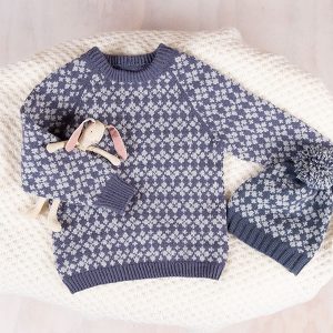 Stickat set Snöflinga-tröja och mössa - garnpaket i Bluum Soft Merino