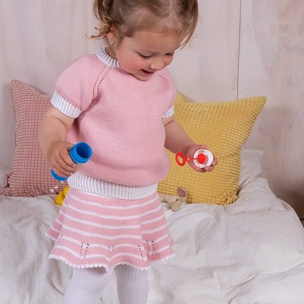 Stickat set T-Shirt och kjol med ränder - garnpaket i Bluum Soft Merino Ull