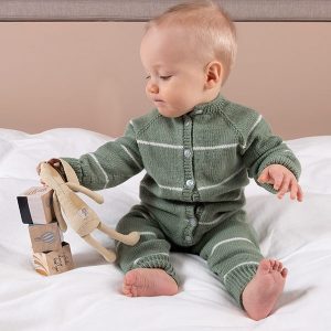 Stickad overall Vårränder - garnpaket i Bluum Soft Merino Ull