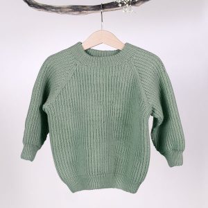 Stickad tröja Noah - garnpaket i Bluum Soft Merino Ull Stickning 1-2 år Jadegrön