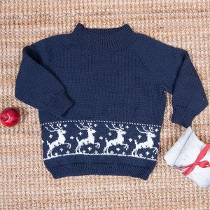 Stickad tröja Ren - garnpaket i Bluum Pure Eco Baby Wool