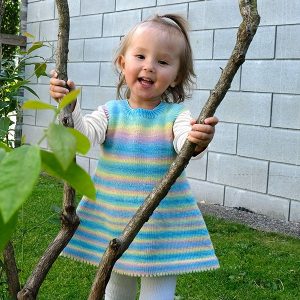 Stickad tunika Färgspel - garnpaket i Bluum Soft Merino Ull