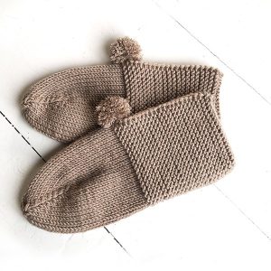 Bluum tofflor - gratis stickbeskrivning