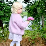 Stickad kofta Lavendel - garnpaket från Bluum i Fnugg