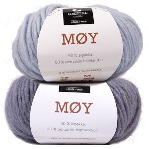 Stickad tröja Vinterlek - garnpaket från Bluum i Møy Stickning 1-2 år Ljus Denim/Himmelsblå
